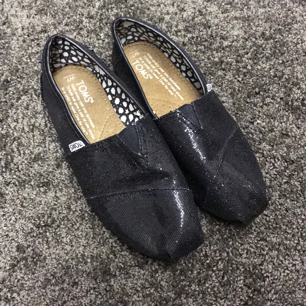 Black sparkly Toms!! Size 7!! Barely worn!!